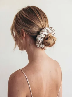 Beachy Vibe Scrunchie Light Brown