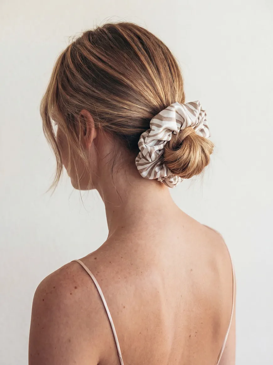 Beachy Vibe Scrunchie Light Brown