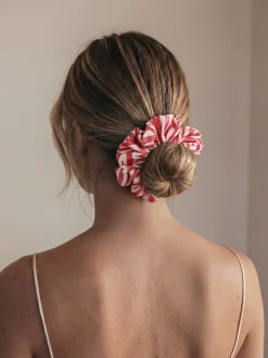 Beachy Vibe Scrunchie Red
