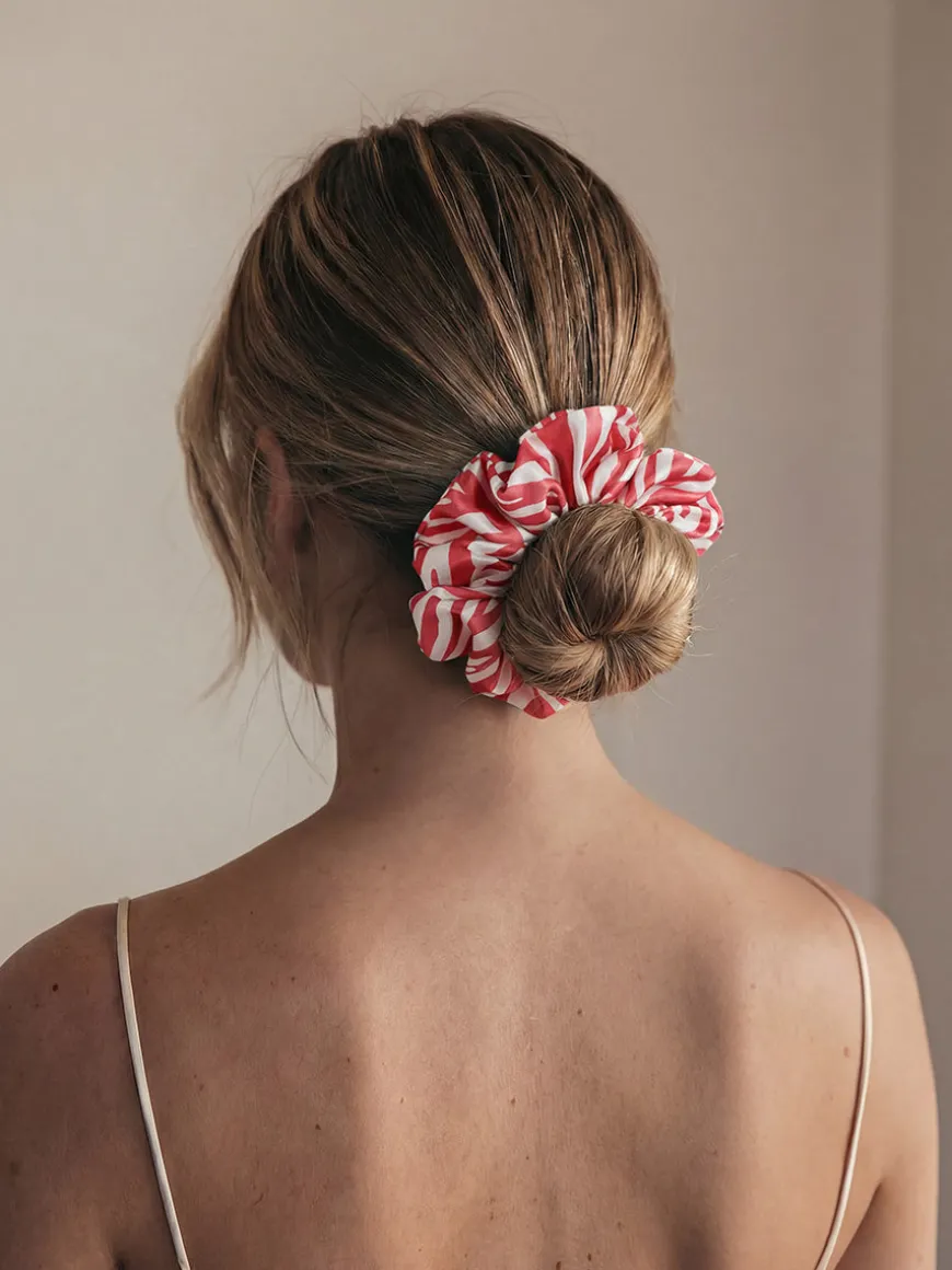 Beachy Vibe Scrunchie Red