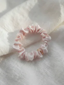 Blissful Pure Silk Medium Scrunchie Cream Pink
