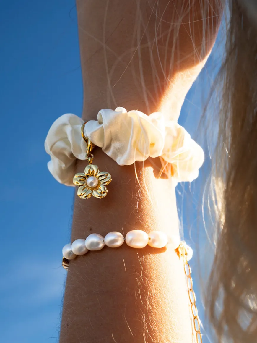 Blissful Pure Silk Medium Scrunchie Cream White
