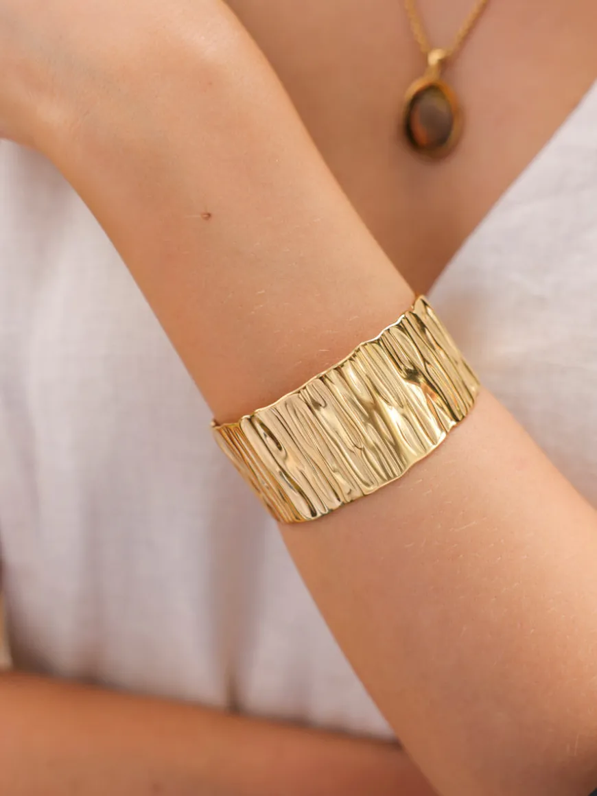 Bold Ripple Armcuff