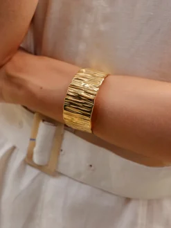 Bold Ripple Armcuff