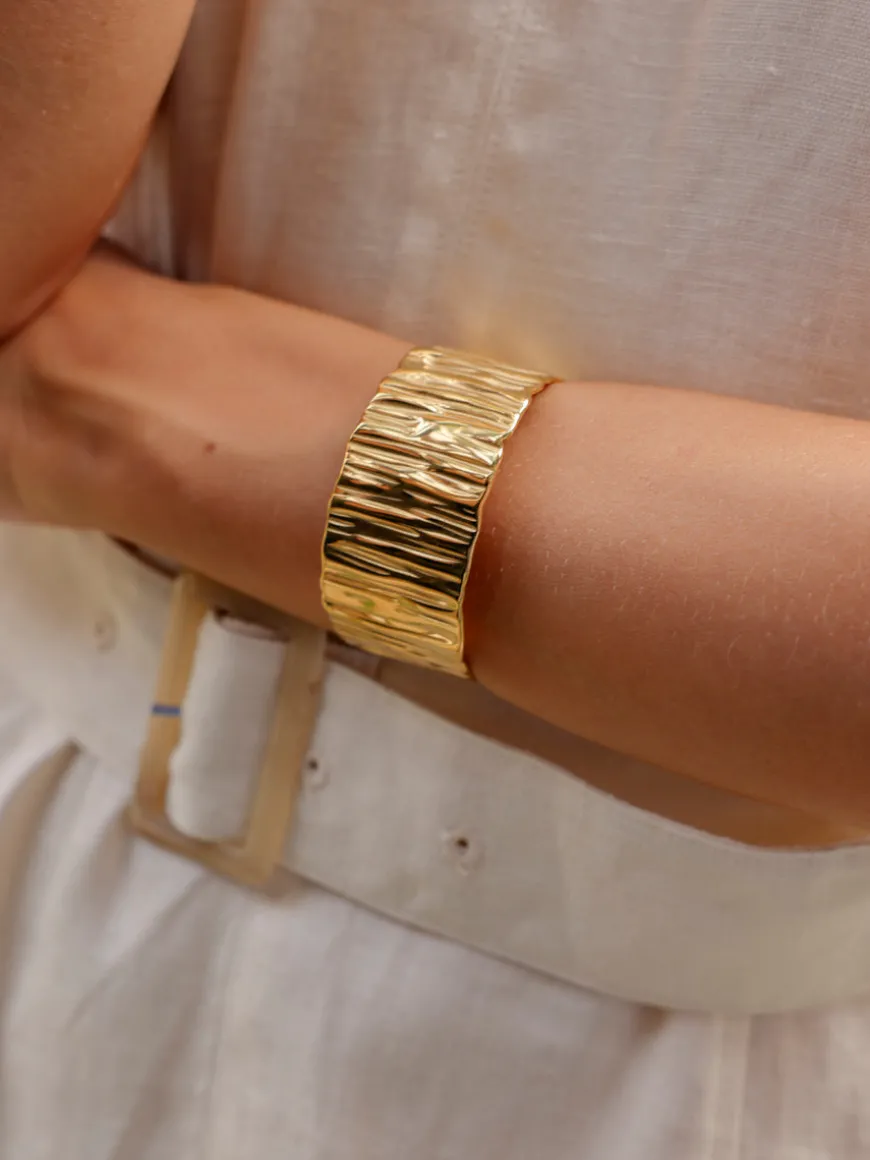 Bold Ripple Armcuff