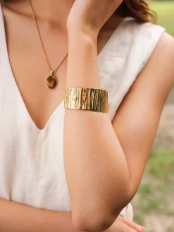 Bold Ripple Armcuff