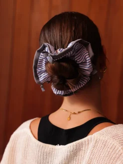 Bow Dream Navy-striped Scrunchie