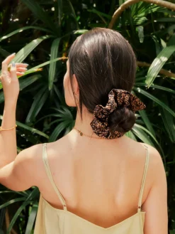 Chic Beauty Leopard Scrunchie