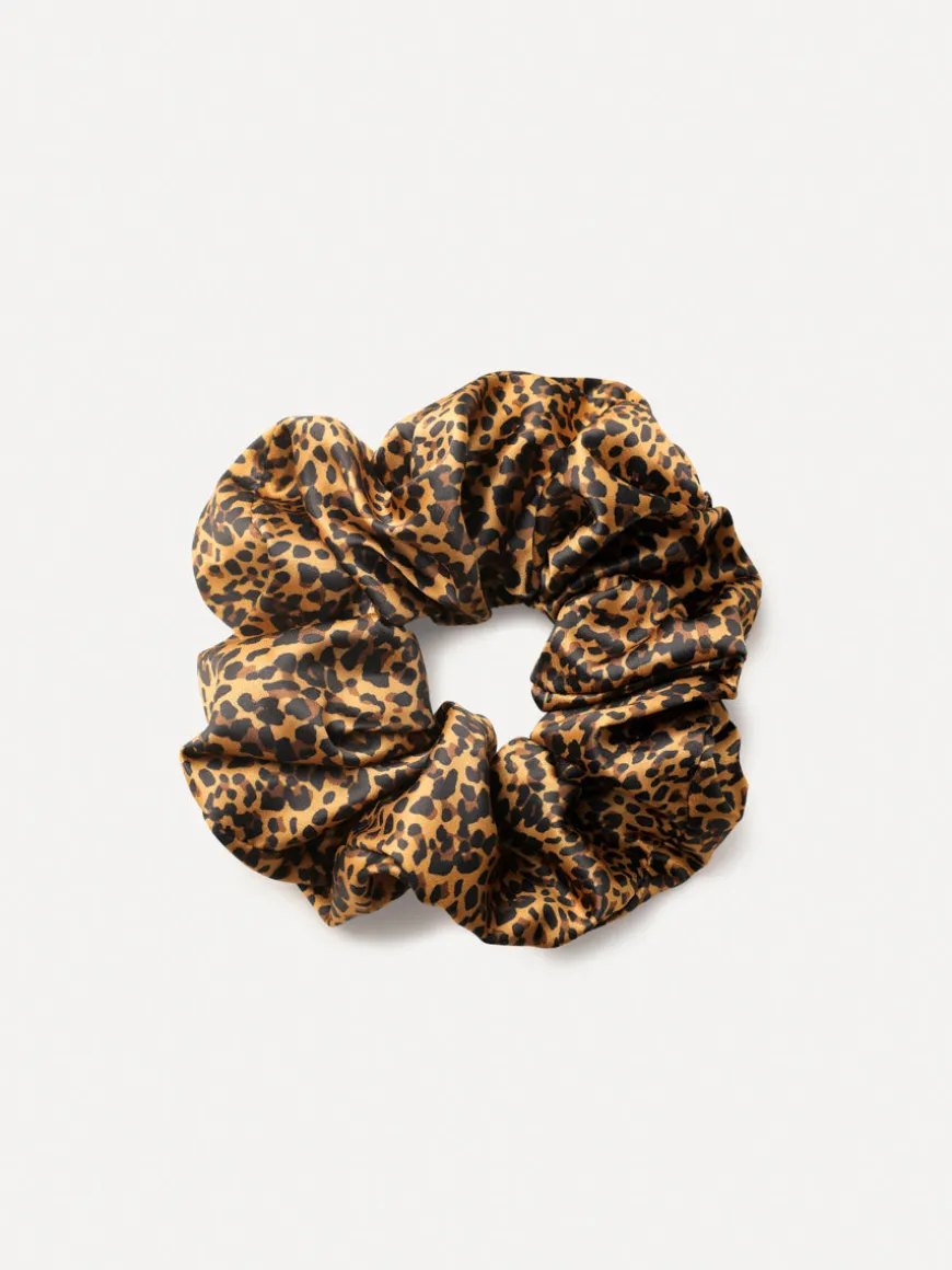 Chic Beauty Leopard Scrunchie
