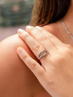 Chic Wave Ring