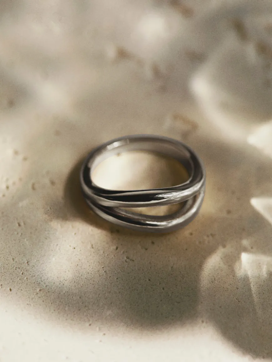 Chic Wave Ring
