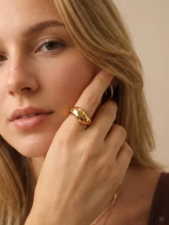 Curved Aesthetic Ring