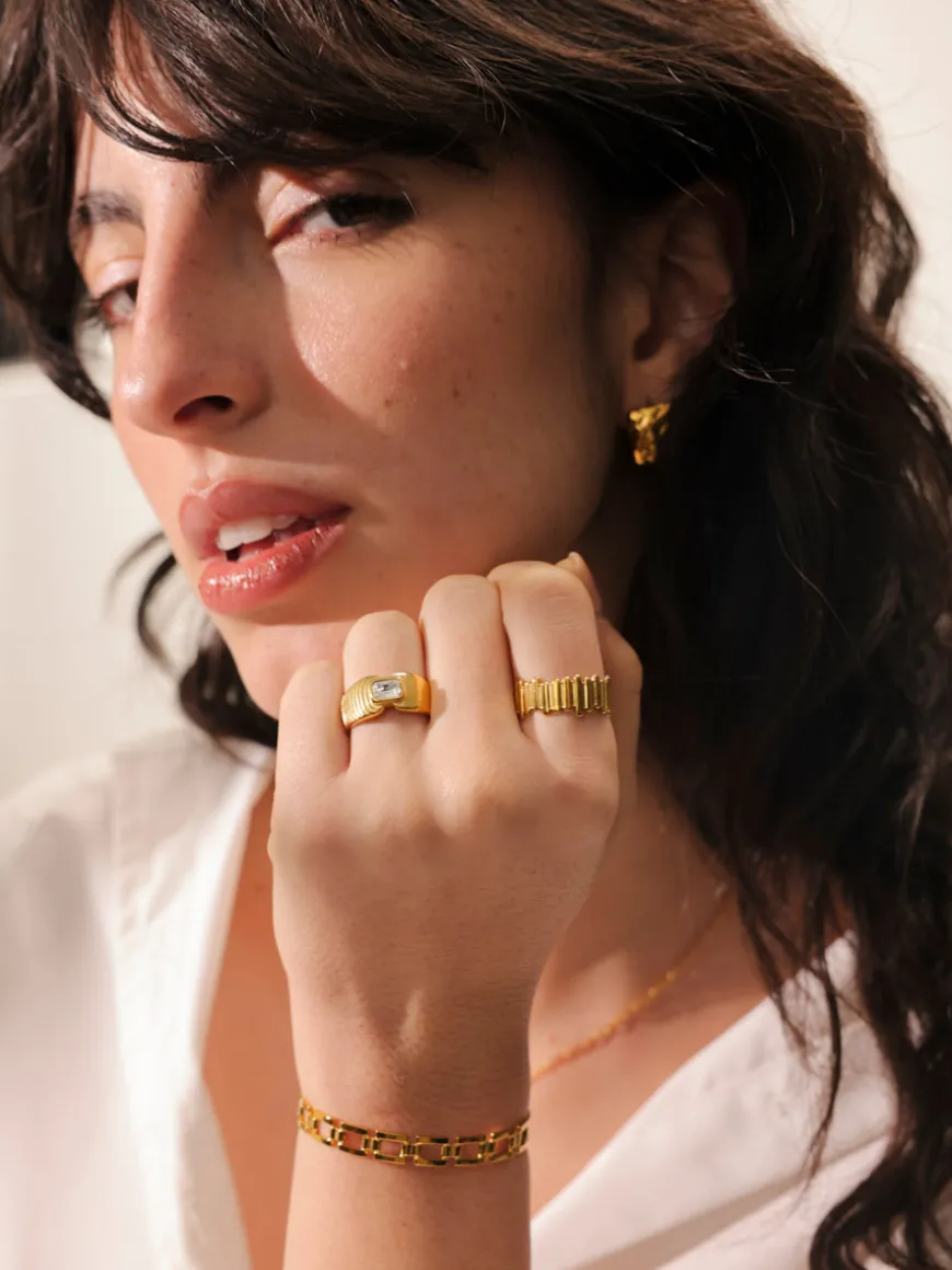 Dainty Loop Armcuff