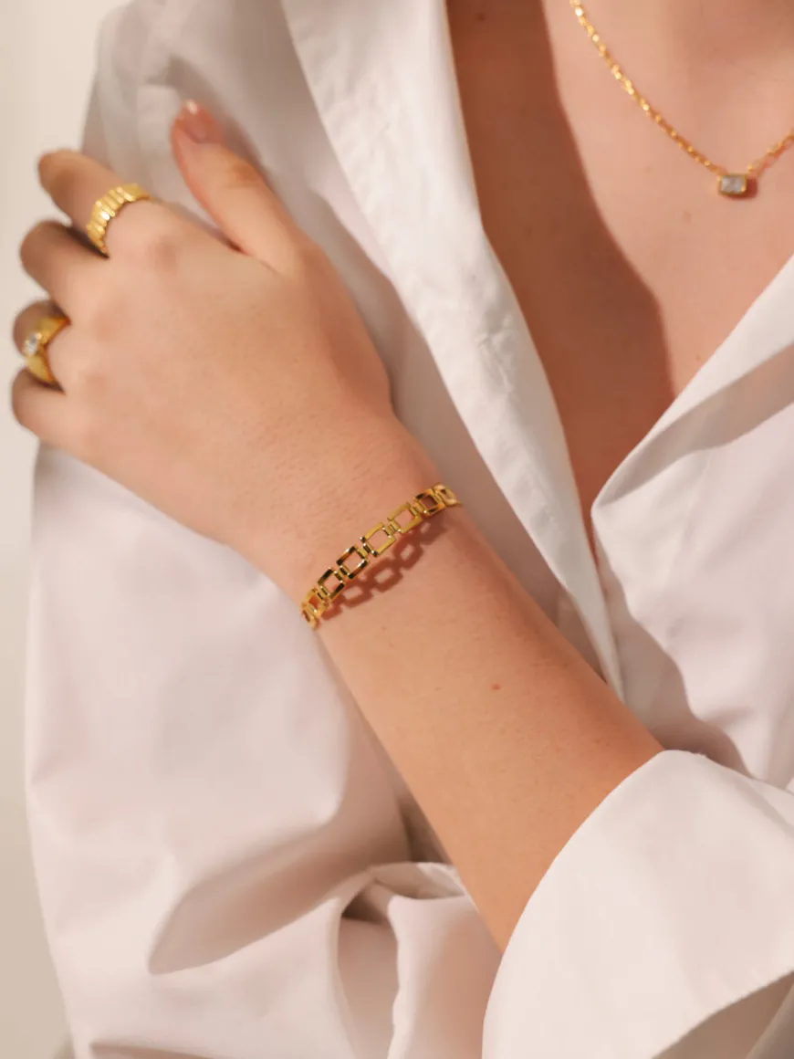Dainty Loop Armcuff