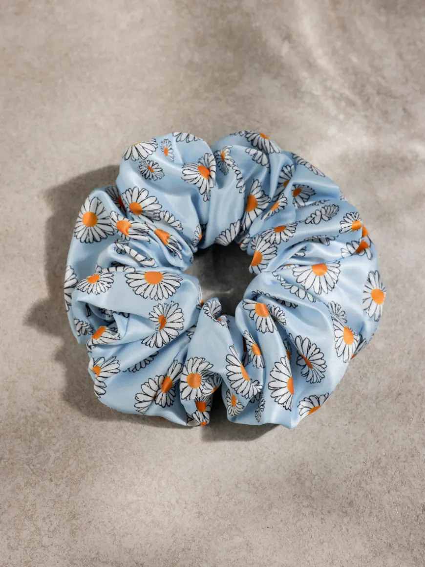 Daisy Dream Scrunchie