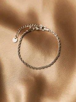 DELICATE DNA ARMBAND