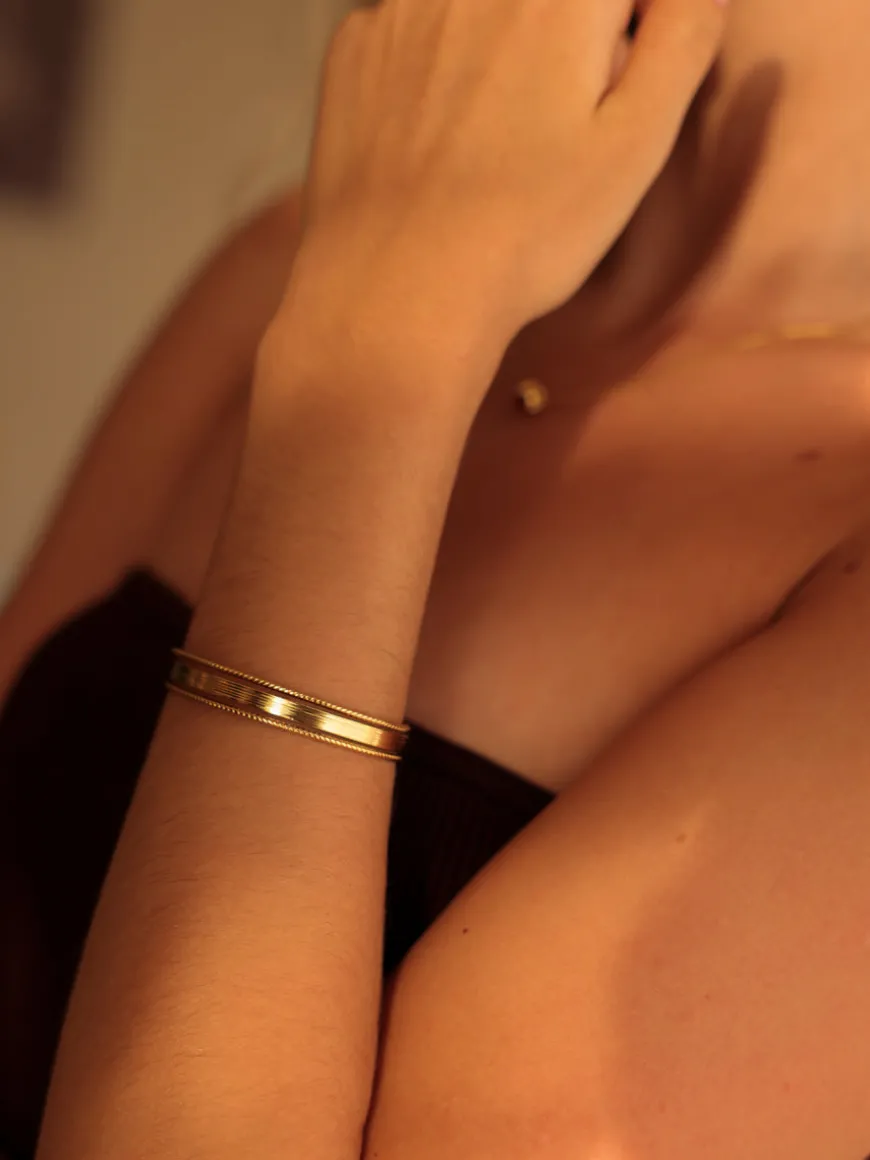 Delicate Edge Armcuff