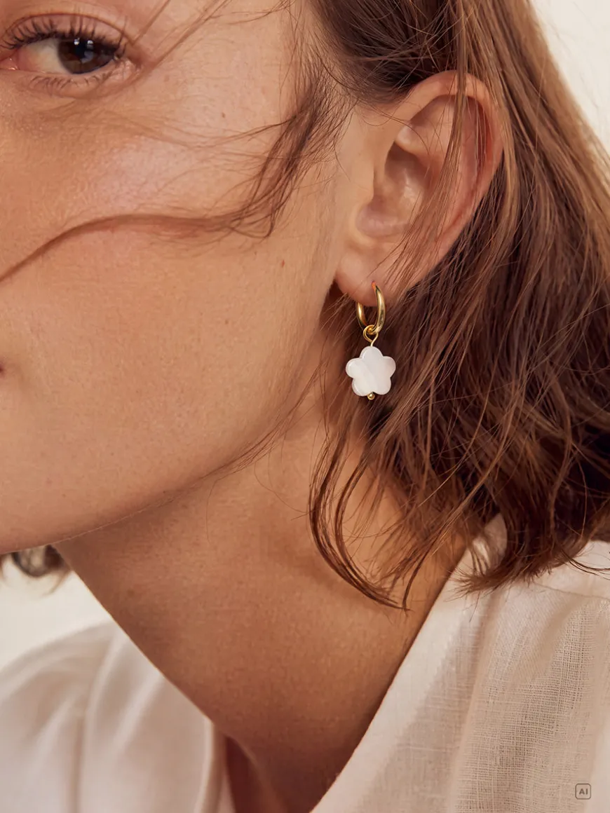 Delicate Flower Ohrring-Charm