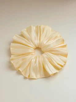 Delicate Wave White Scrunchie