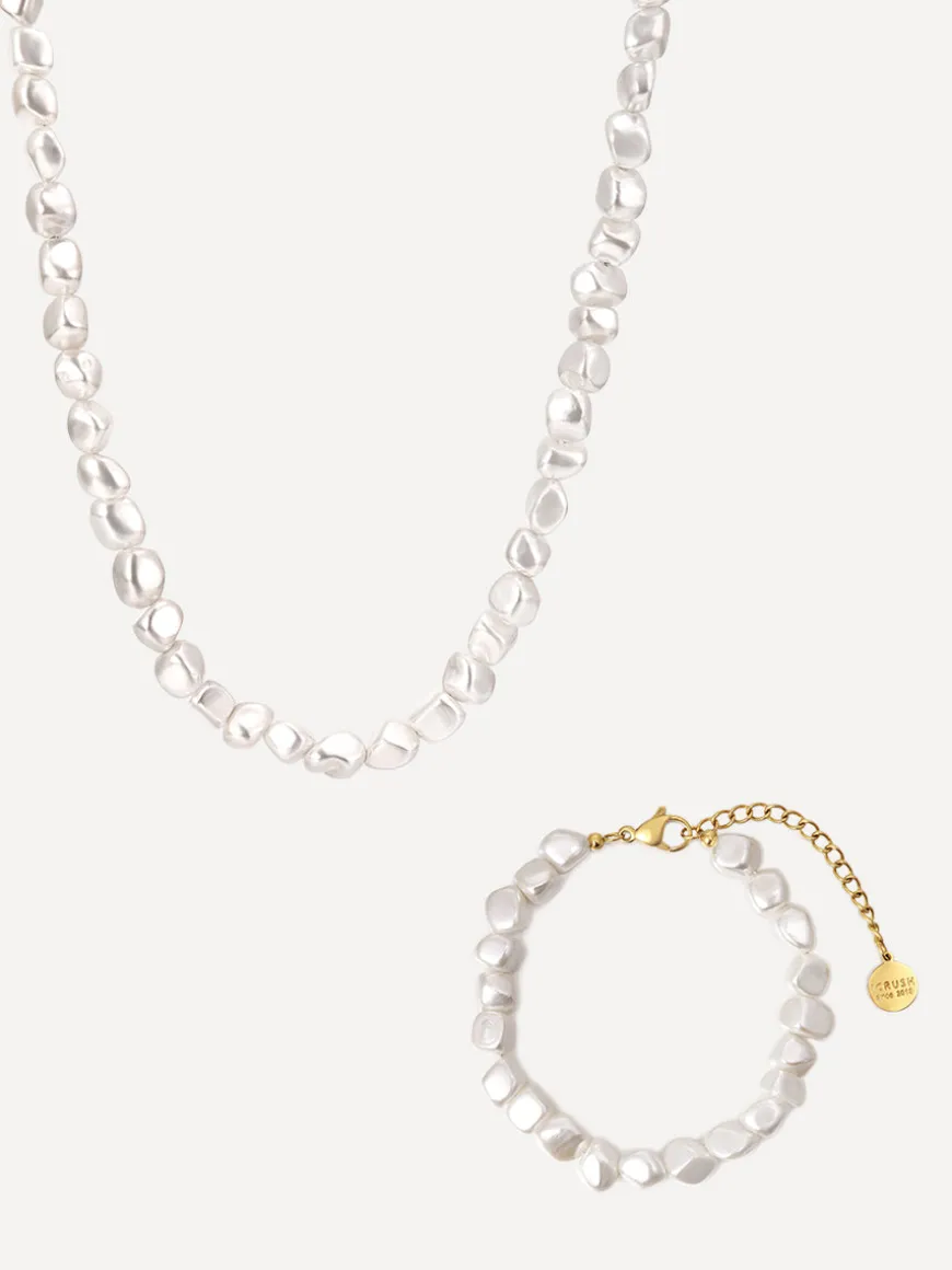 Delightful Pearl Set