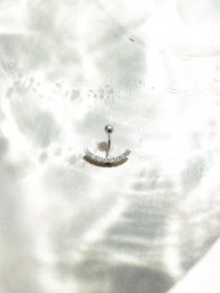 Diamond Curve Bauchnabelpiercing