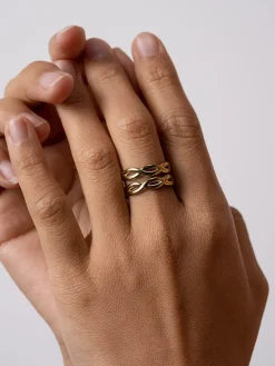 Double Twist Ring