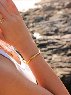 Dreamy Wave Armcuff