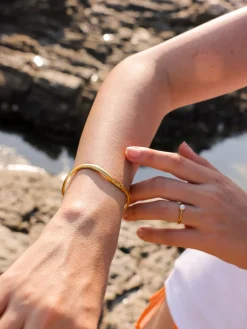 Dreamy Wave Armcuff