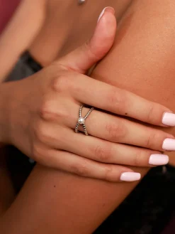 Elegant Pearl Ring