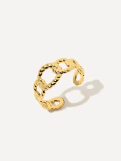 Exquisite Link Ring