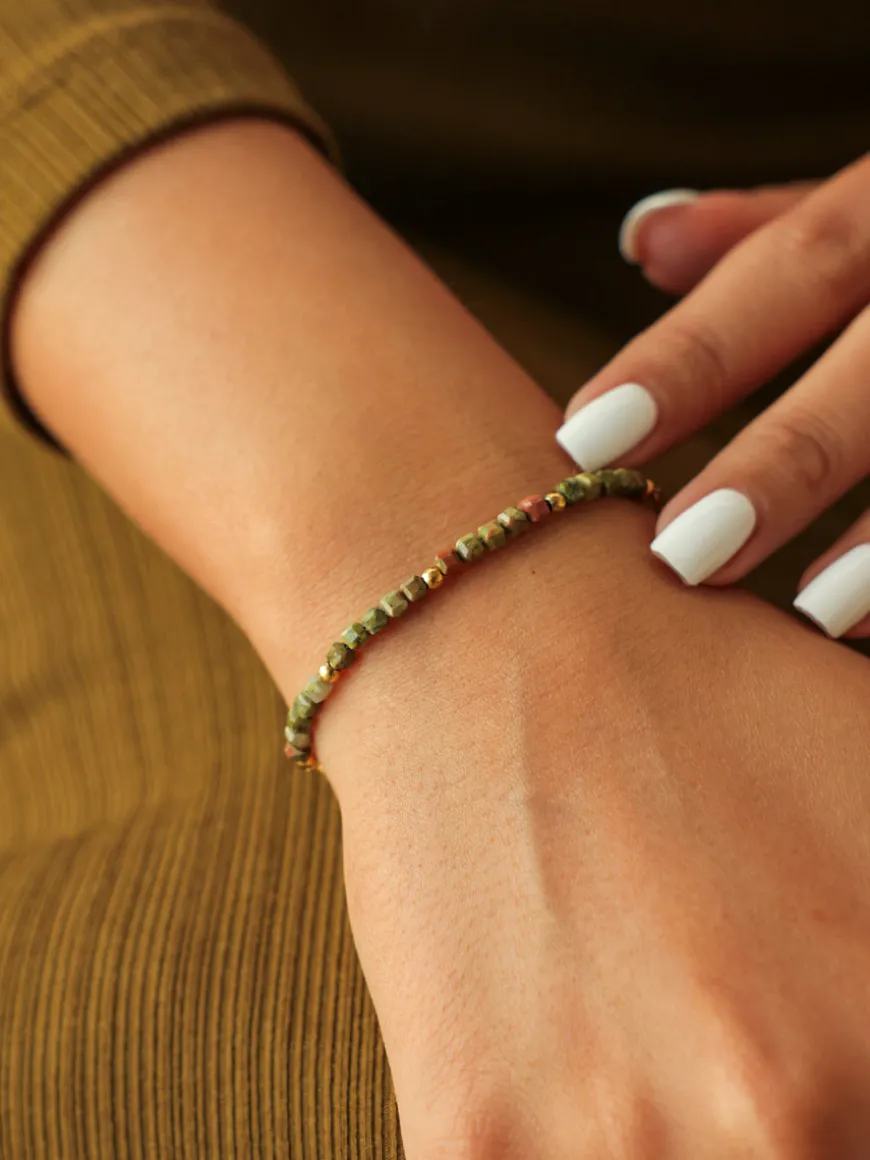 Fantasy Journey Green ARMBAND