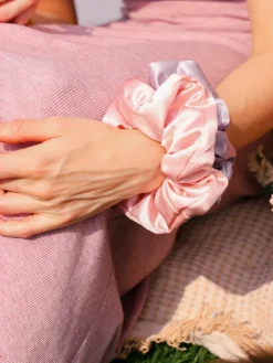 Fluffy Touch Pure Silk Scrunchie Light Pink