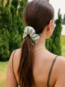 Fluffy Touch Pure Silk Scrunchie Light Green