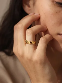 Fluid Pebble Ring