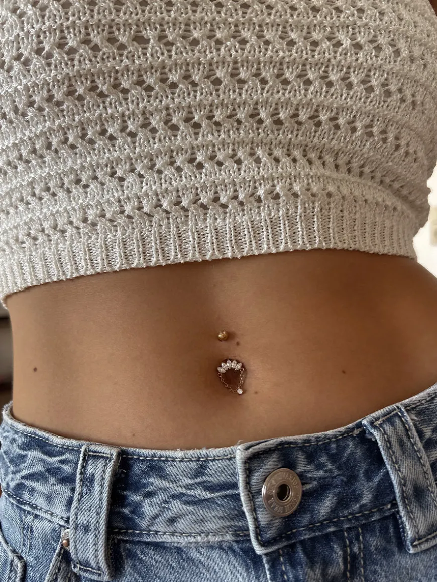 Gleaming Spark Titan Bauchnabelpiercing