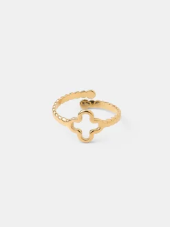 Graceful Clover Ring