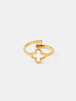 Graceful Clover Ring