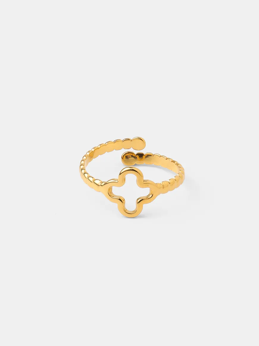 Graceful Clover Ring