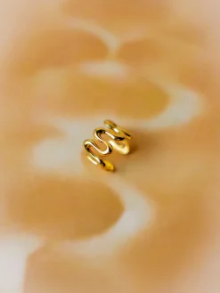 Graceful Wave Earcuff