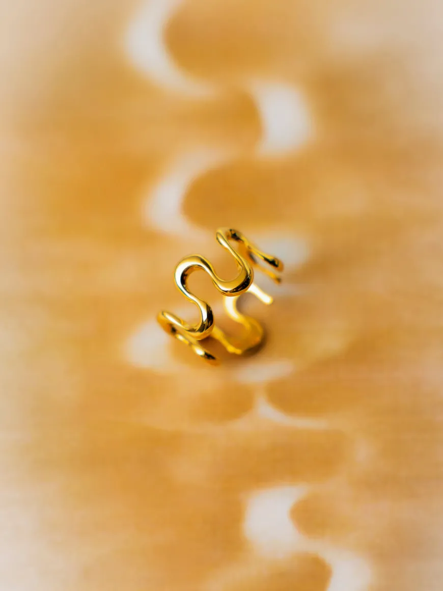 Graceful Wave Ring