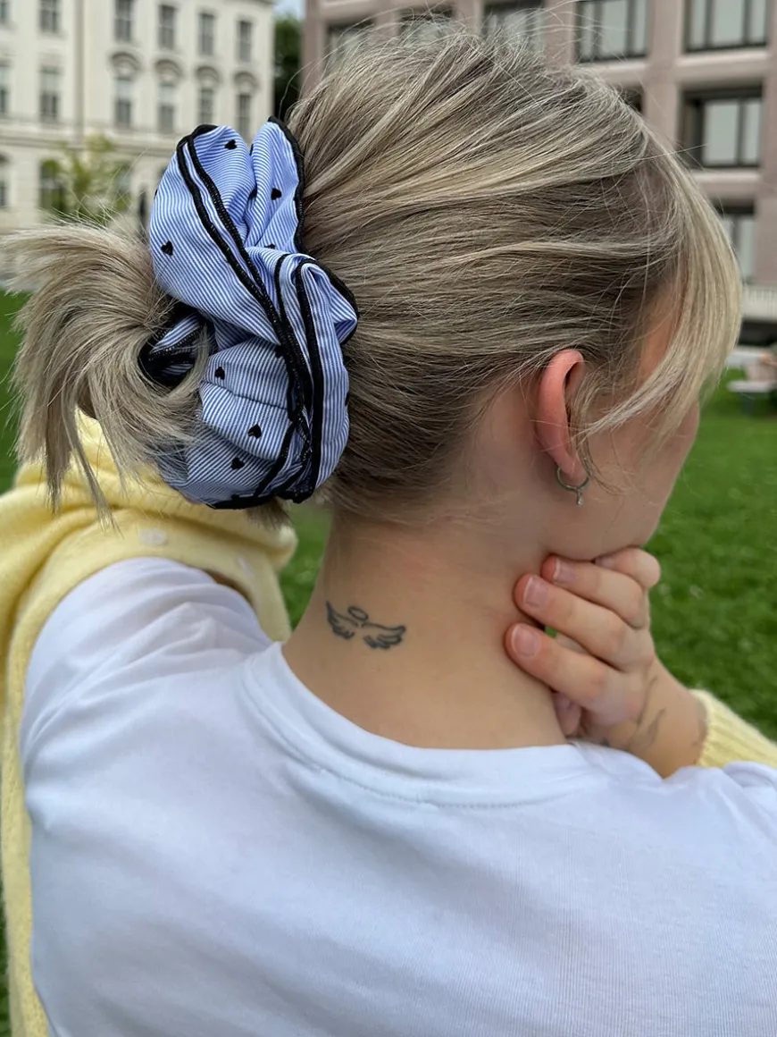 Heart Bliss Navy-striped Scrunchie