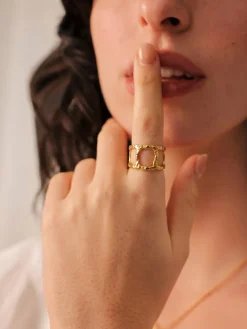 Infinite Trace Ring