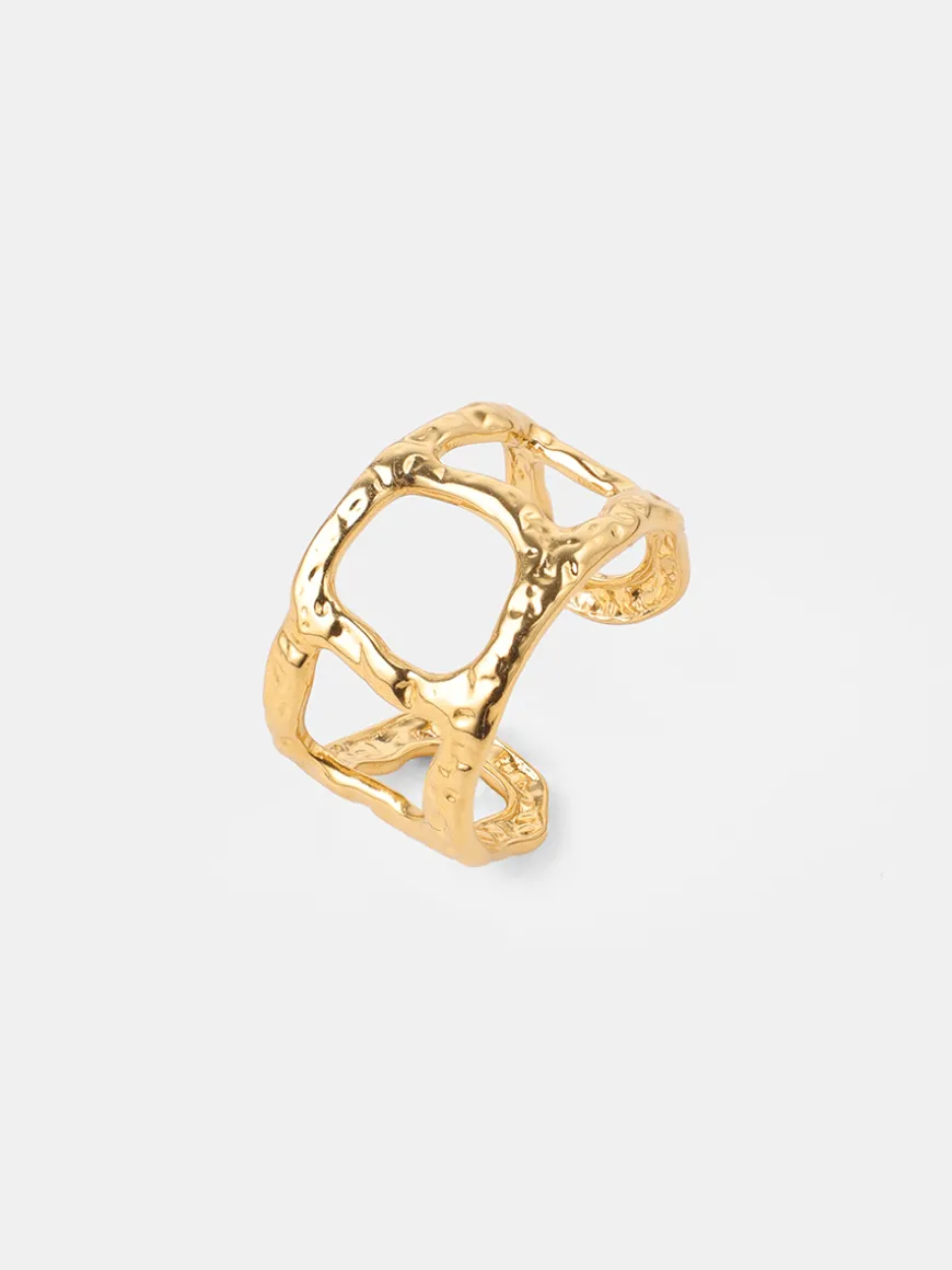 Infinite Trace Ring