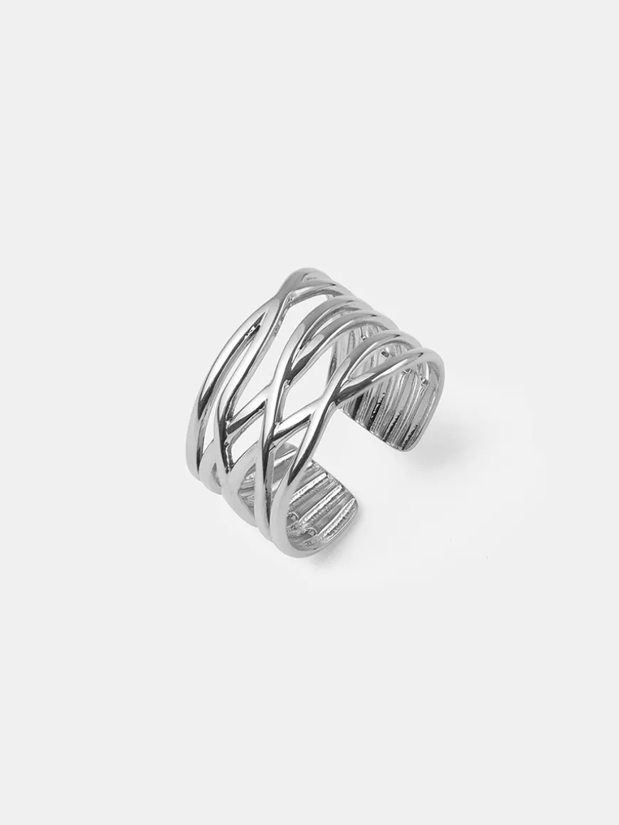 Intertwined Elegance Ring