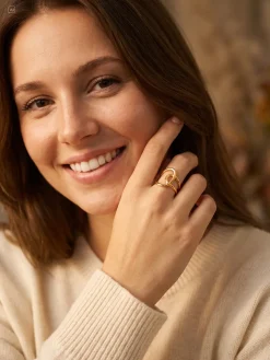 Intertwined Loop Ring