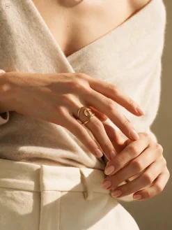 Intertwined Loop Ring