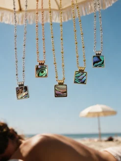 Iridescent Square Kette