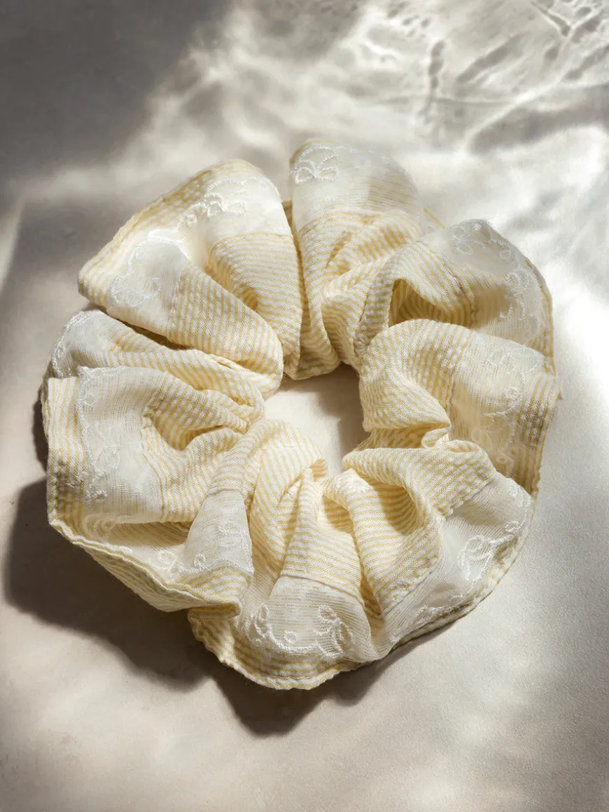Lace Bow Scrunchie Light Yellow