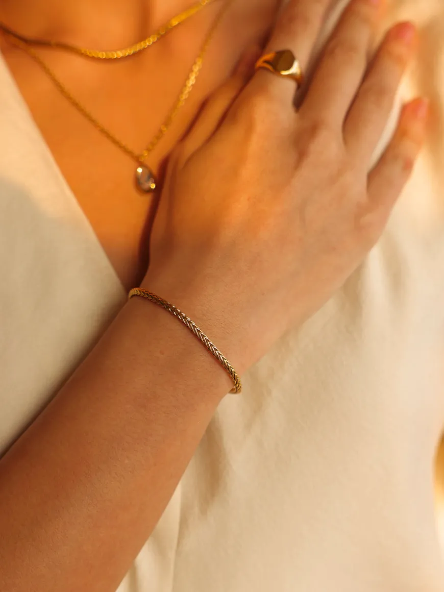 Linear Elegance ARMBAND