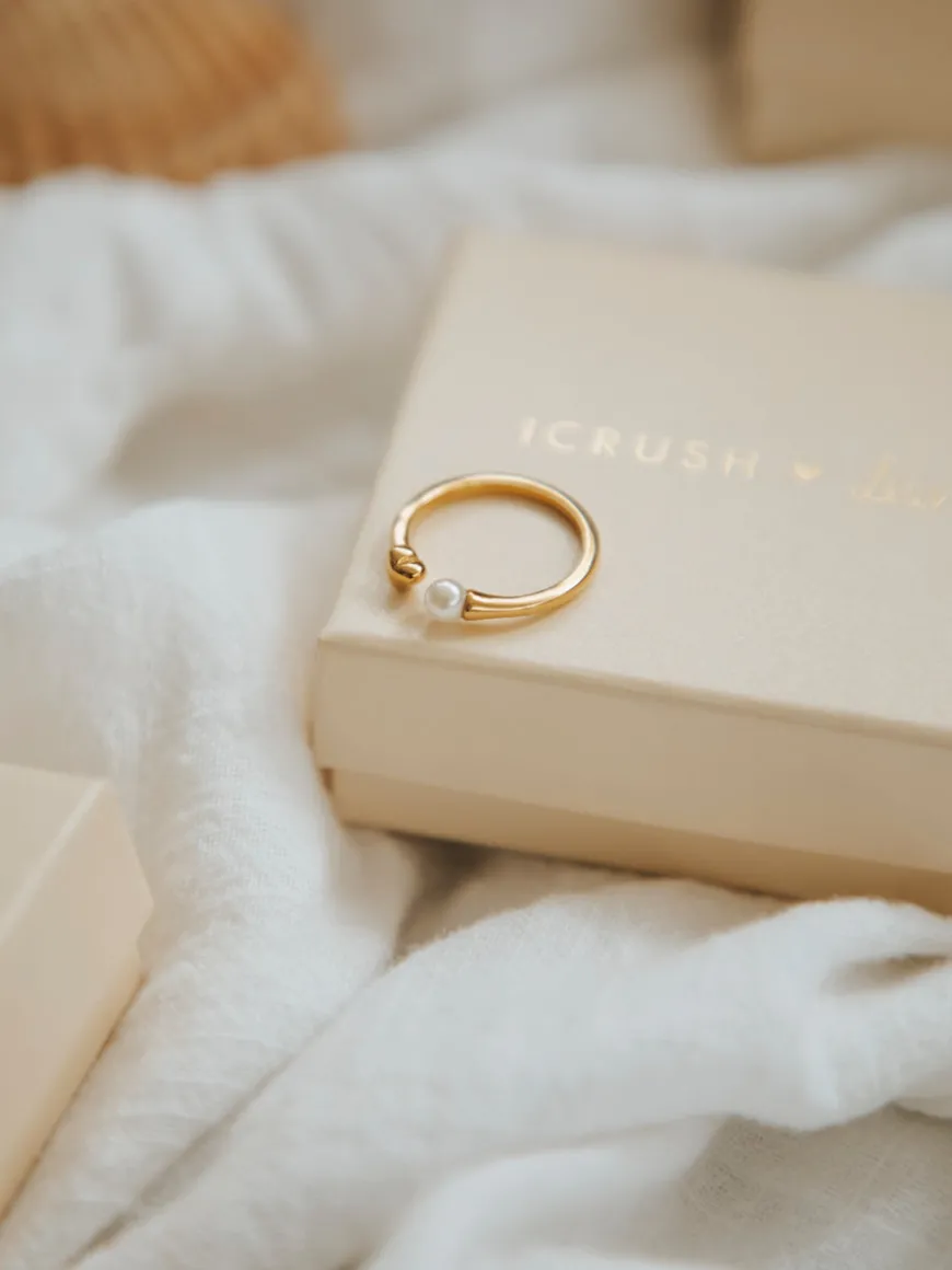 Love in Pearl Ring